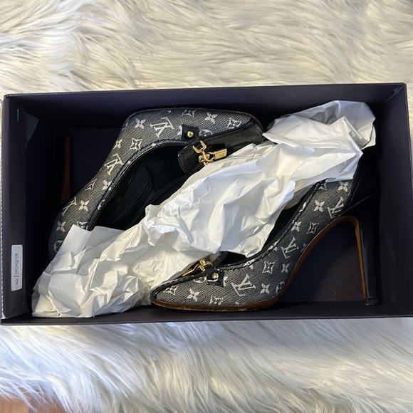 Louis Vuitton Pumps - Picture 9 of 11
